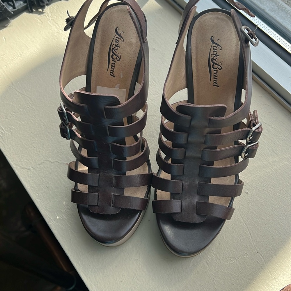 Lucky brand wedge, brown sandals. Brand new never worn size 9